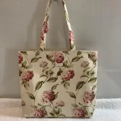 ハンドメイド　肩掛けトートバッグ　ローラアシュレイ生地使用