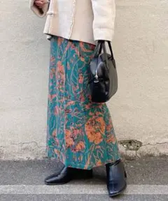 カスタネ　バティック柄Iラインスカート