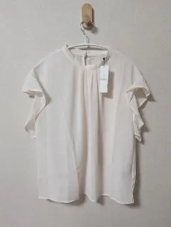 【新品】ワールド OPAQUE.CLIPフリルスリーブブラウス 40/Lのサムネイル
