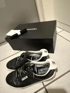 CHANEL スニーカー ブラック ホワイト 37のサムネイル