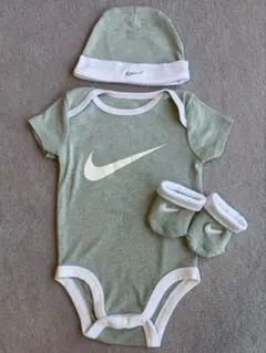 NIKE ベビー ロンパース 帽子 ブーティ 3点セット 0-6Mのサムネイル