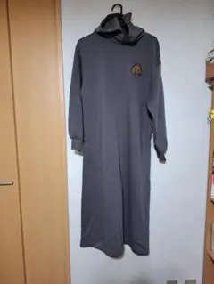 GU フード付きグレーロングワンピース M