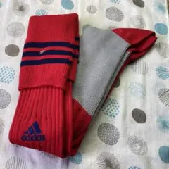 adidas ロング丈ソックス　レッド