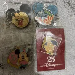 ディズニー　ピンバッジ　キーホルダー