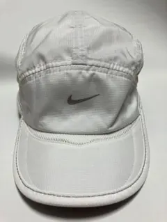 Nike ナイキ　ホワイト　白　メッシュ　キャップ　ランニング　テニス　ゴルフ