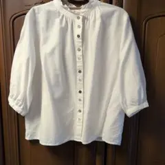 ホワイトフリル付き7分袖シャツ