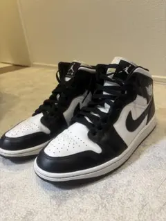 Nike Air Jordan 1 Mid パンダ　最終お値下げ中のサムネイル