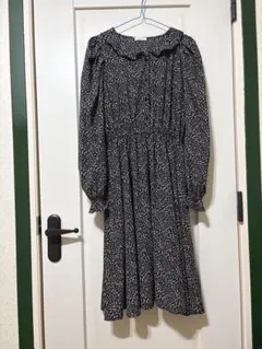 Honeys 黒・白花柄フリル襟ワンピース Lサイズ