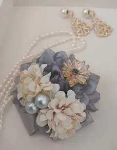 コサージュ　グレーアイボリーフラワー　卒園式　卒業式　入園式　入学式