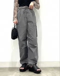 【新品未使用】GU パラシュートカーゴパンツ グレー