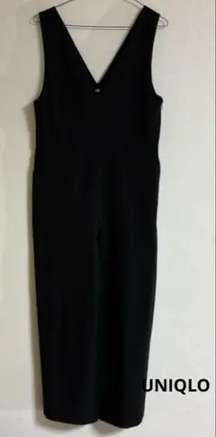 UNIQLO ブラック オールインワン サロペットVネック　M 美品！