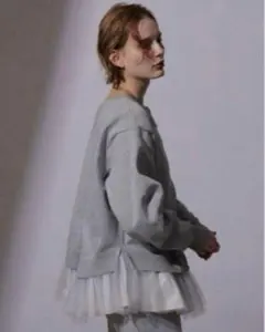 新品✨2025＜川上桃子さんコラボ＞ 衿付きブラウス カデュネ 紺 蛯原友里 新品✨2025 ＜川上桃子さんコラボ＞ 衿付きブラウス カデュネ 紺