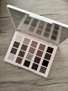 アイシャドウパレット　20色