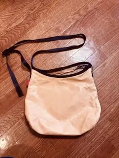 ソラチナ　本革　ショルダーバッグ　サコッシュ　美品