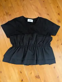 AUNTIEROSA HOLIDAY フリルTシャツ ブラックのサムネイル