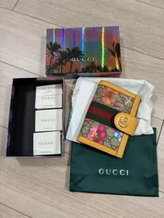 GUCCI 花柄 レザー パスポートケース