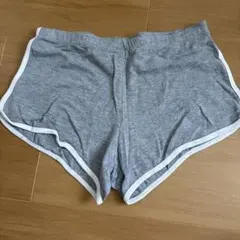 HEART & HIPS グレーショートパンツ L