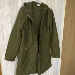 adidas オリーブ色 フード付きアウター