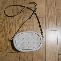 COACH オーバル型ショルダーバッグ