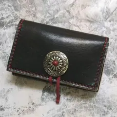 【コンパクト財布】コンチョ付 黒 ヌメ革 マチ付 ハンドメイド レザー