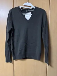 【新品未使用】ユニクロ　カシミア100% Ｖネックセーター　レディースM