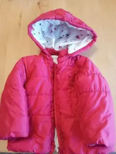 KP ニットプランナー　 中綿アウター 90サイズの赤色ジャンパー