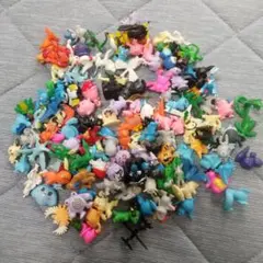 ポケモン　バスボム　ミニフィギュア人形　ピカチュウ　など　130個　まとめて