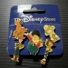 ディズニーストア アニメキャラクターピンバッジ 5個 セット