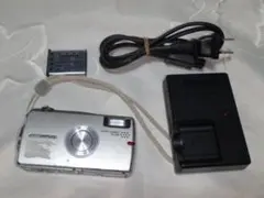 ☆FUJIFILM FinePix 1400Zoom 本体、ケーブル中古品☆ - メルカリ
