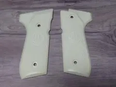 し*ま様 マルシン？ ベレッタ Beretta M92FS グリップ 白のサムネイル