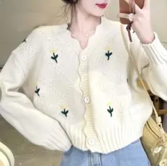 花柄刺繍 ニットカーディガン スカラップのサムネイル