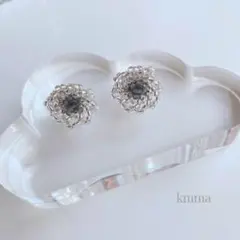 小さめフラワー＊ビーズ＊ピアス＊ボックス付