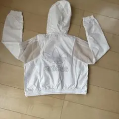 新品未使用　adidas フード付きウィンドブレーカー ホワイト FU3845
