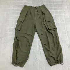 BEAMS.】カーゴパンツ オリーブグリーン - メルカリ