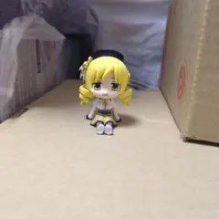 劇場版 魔法少女まどか☆マギカ ぺたっとおすわりフィギュア 巴マミ