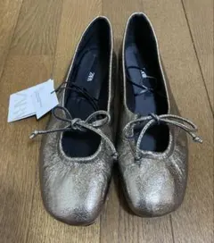 【新品未使用】ZARA リボンディテール付きメタリックバレリーナシューズ39