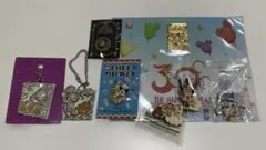 ディズニー ピンバッジ、チャームセット
