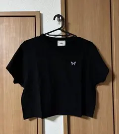 W.W.G 蝶々刺繍 クロップドTシャツ ブラックのサムネイル
