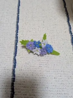 キクザキイチゲのヘアクリップ