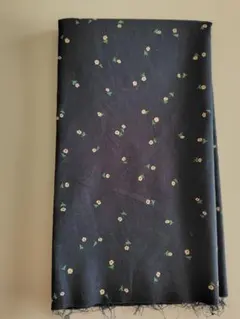 ネイビー花柄綿ローン生地