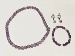 ネックレス　イヤリング　ブレスレット