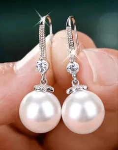 【新品】新入荷　小粒パールピアス　ジルコニア