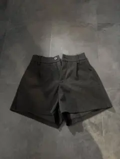 黒 ショートパンツ