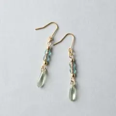 NO.1032 グリーンチェコダガービーズイヤリング/ピアス