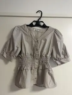 aquaist ベージュ パフスリーブ ボタン付きシャツ Mサイズ