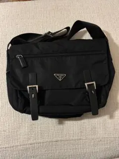 PRADA ブラック メッセンジャーバック ショルダーバッグ