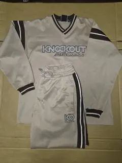 KNOCKOUT ATHLETIC COLLECTION ジャージ上下セット 2026年最新】KNOCKOUT ランニングウェア ジャージ上下セットの人気