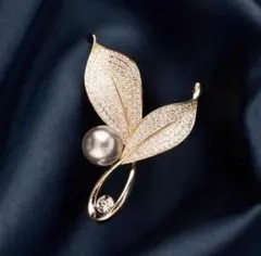 イタリアで購入　パールリーフブローチ グレーパール 高級感　新品