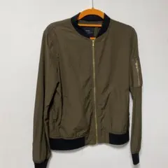 ZARA カーキブルゾンのサムネイル