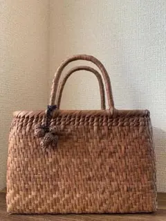 【小ぶり︎タイプ】メルカリ特別価格　色育つ１番皮沢皮　国産信州山葡萄籠　網代編 小ぶり︎タイプ】メルカリ特別価格 色育つ1番皮沢皮 国産信州山葡萄籠